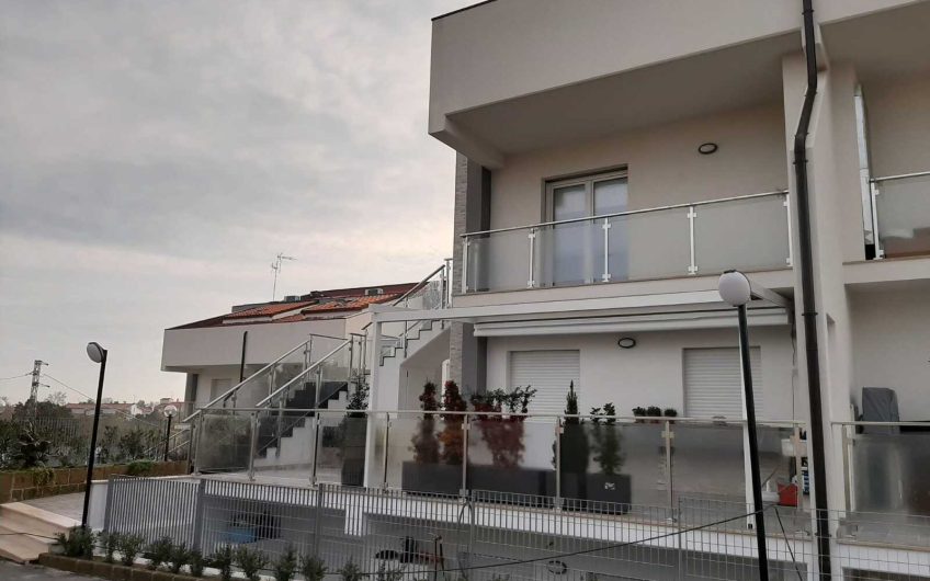 Appartamento Duplex Termoli con piscina
