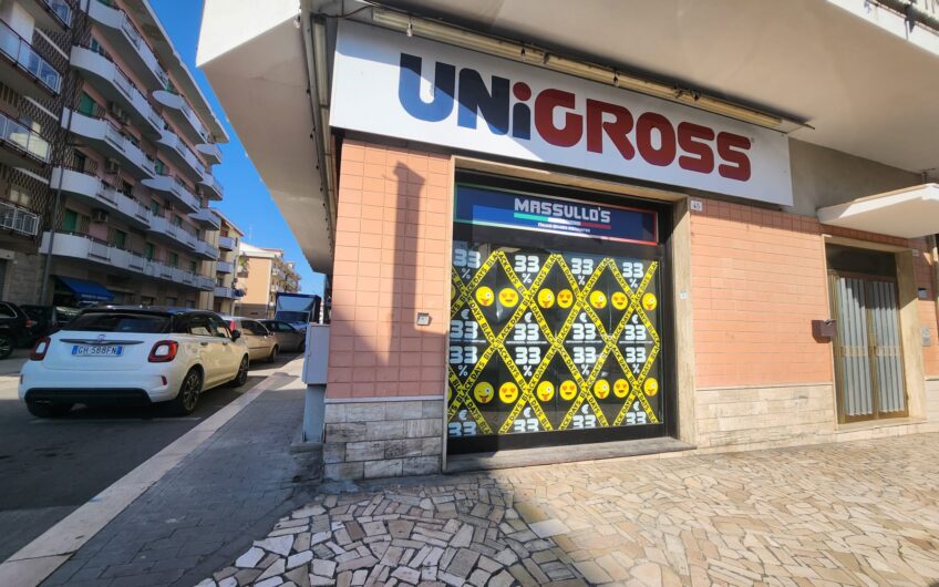 Locale commerciale in zona strategica
