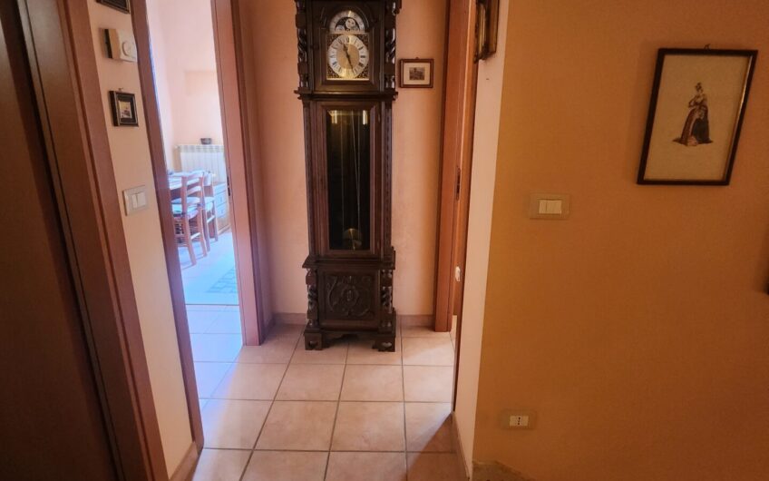 TERMOLI: Villa tri-familiare a colle della torre