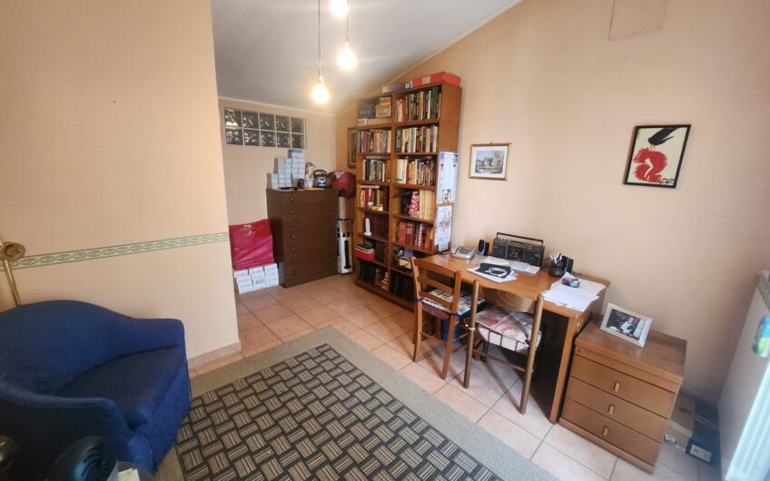 TERMOLI: Villa tri-familiare a colle della torre