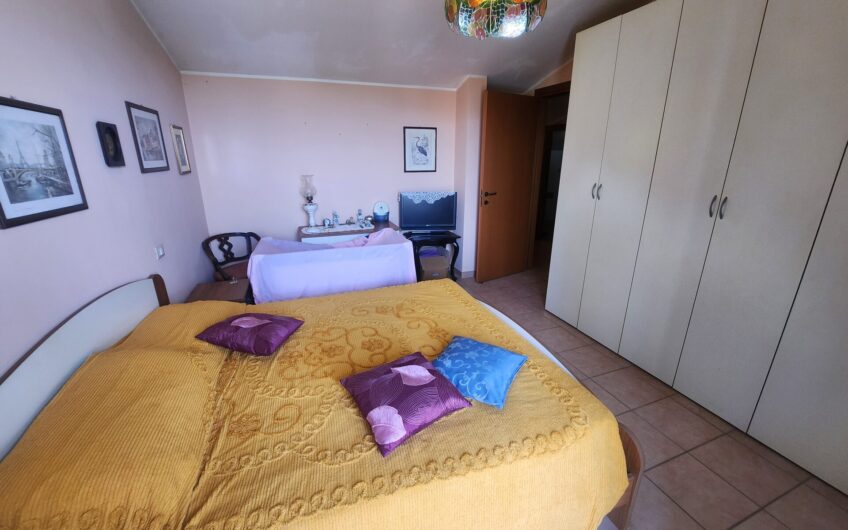TERMOLI: Villa tri-familiare a colle della torre