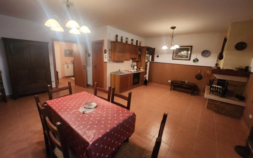 TERMOLI: Villa tri-familiare a colle della torre