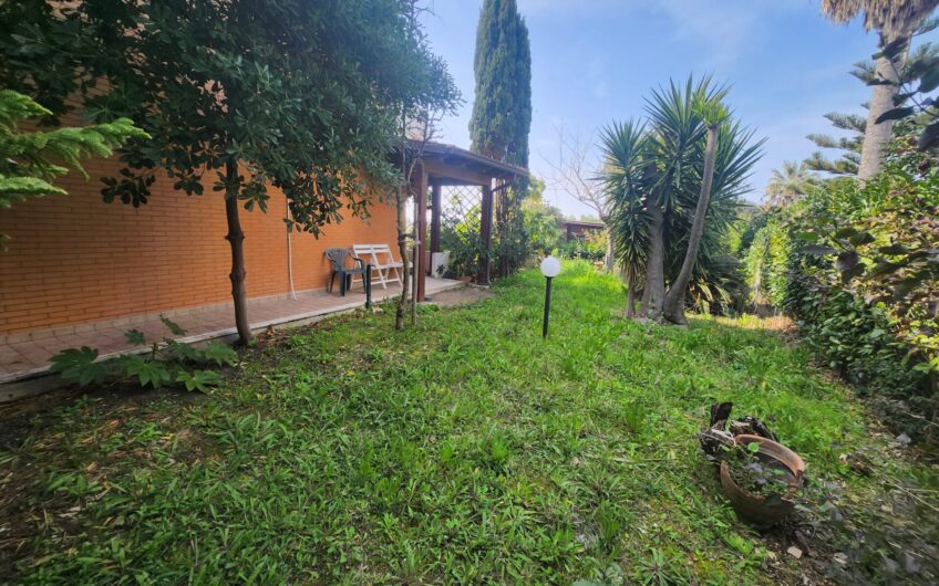 TERMOLI: Villa tri-familiare a colle della torre