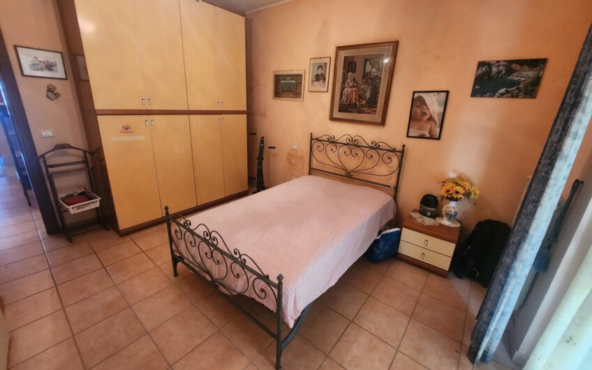 TERMOLI: Villa tri-familiare a colle della torre