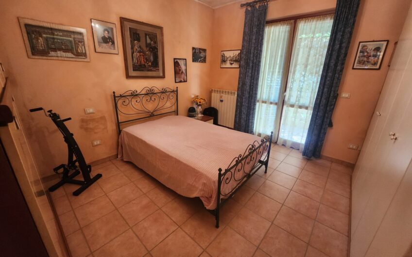 TERMOLI: Villa tri-familiare a colle della torre