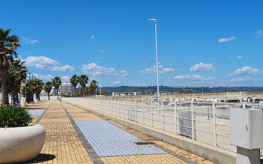 Nuova costruzione al Mare, Montenero Marina