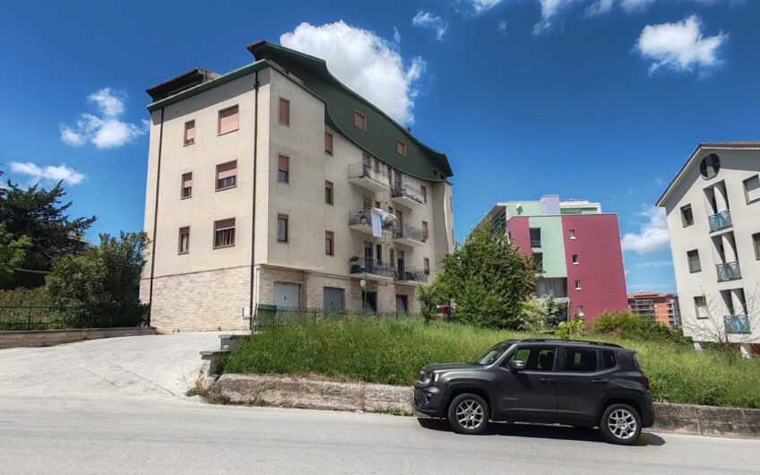 Campobasso: Ampio Appartamento in zona Vazzieri