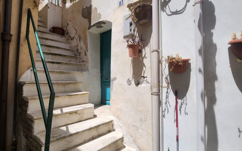 🏛️ Borgo Antico di Termoli – Unità Indipendente da Ristrutturare (Ideale Investimento/B&B)