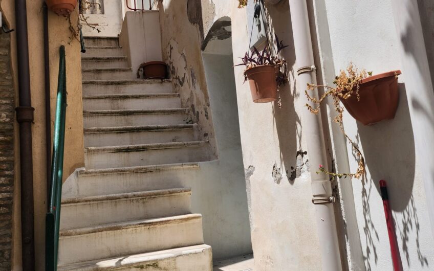 🏛️ Borgo Antico di Termoli – Unità Indipendente da Ristrutturare (Ideale Investimento/B&B)