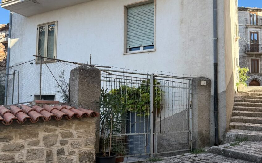 🏡 Ferrazzano: Ampio Quadrilocale panoramico in vendita al Centro
