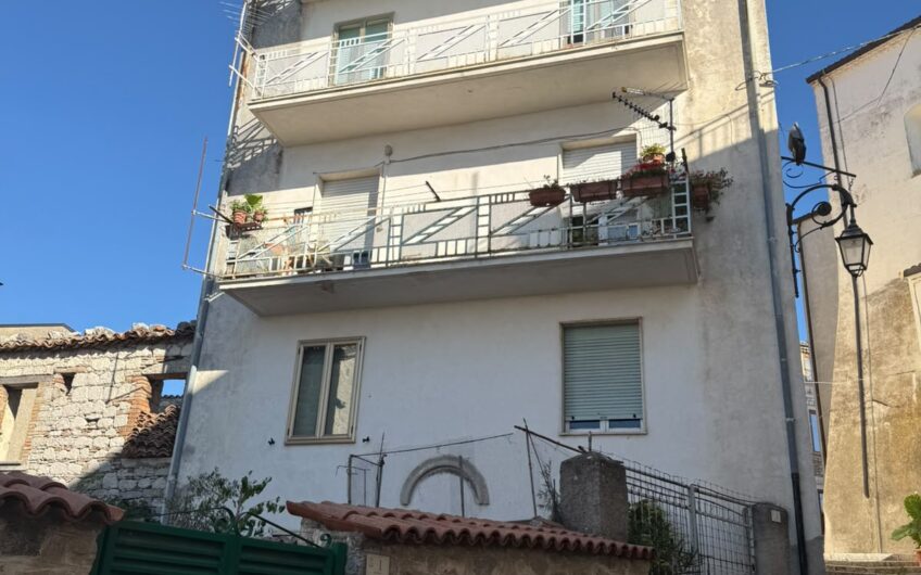 🏡 Ferrazzano: Ampio Quadrilocale panoramico in vendita al Centro