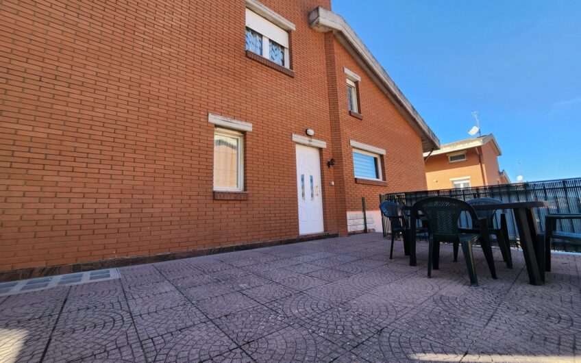 🏡 SPAZIO, COMODITÀ E INDIPENDENZA: LA VILLA BIFAMILIARE CHE STAVI CERCANDO! ✨