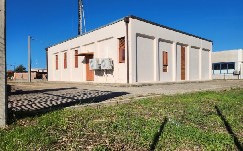 📍 TERMOLI (CB) – FABBRICATO INDIPENDENTE D/1 CON PIAZZALE DI 1.700 MQ