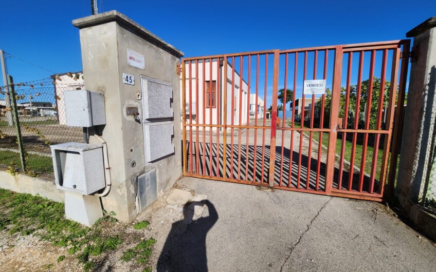 📍 TERMOLI (CB) – FABBRICATO INDIPENDENTE D/1 CON PIAZZALE DI 1.700 MQ