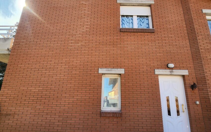 🏡 SPAZIO, COMODITÀ E INDIPENDENZA: LA VILLA BIFAMILIARE CHE STAVI CERCANDO! ✨