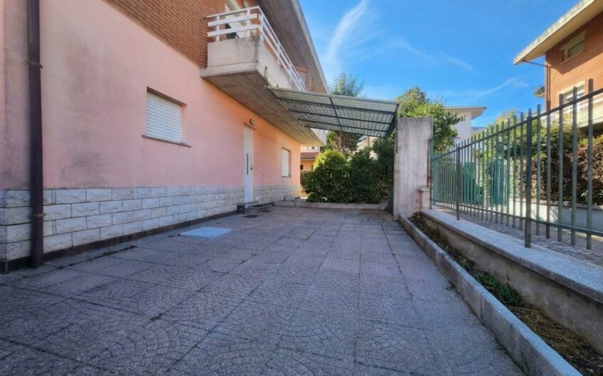 🏡 SPAZIO, COMODITÀ E INDIPENDENZA: LA VILLA BIFAMILIARE CHE STAVI CERCANDO! ✨