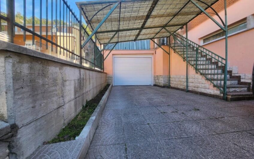 🏡 SPAZIO, COMODITÀ E INDIPENDENZA: LA VILLA BIFAMILIARE CHE STAVI CERCANDO! ✨