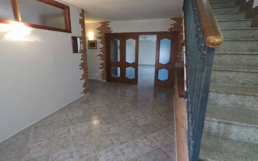 🏡 SPAZIO, COMODITÀ E INDIPENDENZA: LA VILLA BIFAMILIARE CHE STAVI CERCANDO! ✨