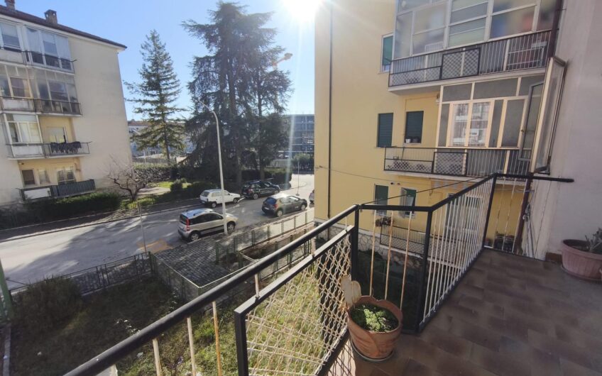 Luminoso Appartamento di 90 mq con Balconi – Campobasso